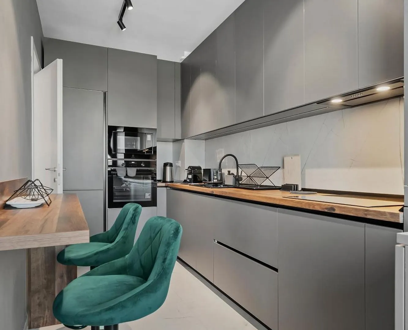 Ultra-Modern & Spacious 2Br Apartment With Balcony Boekarest