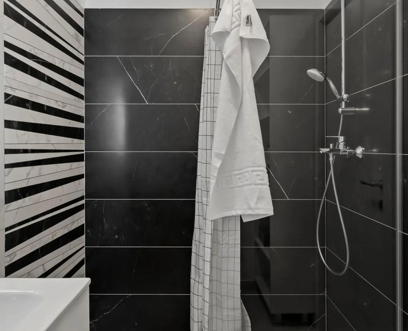 Ultra-Modern & Spacious 2Br Apartment With Balcony Boekarest