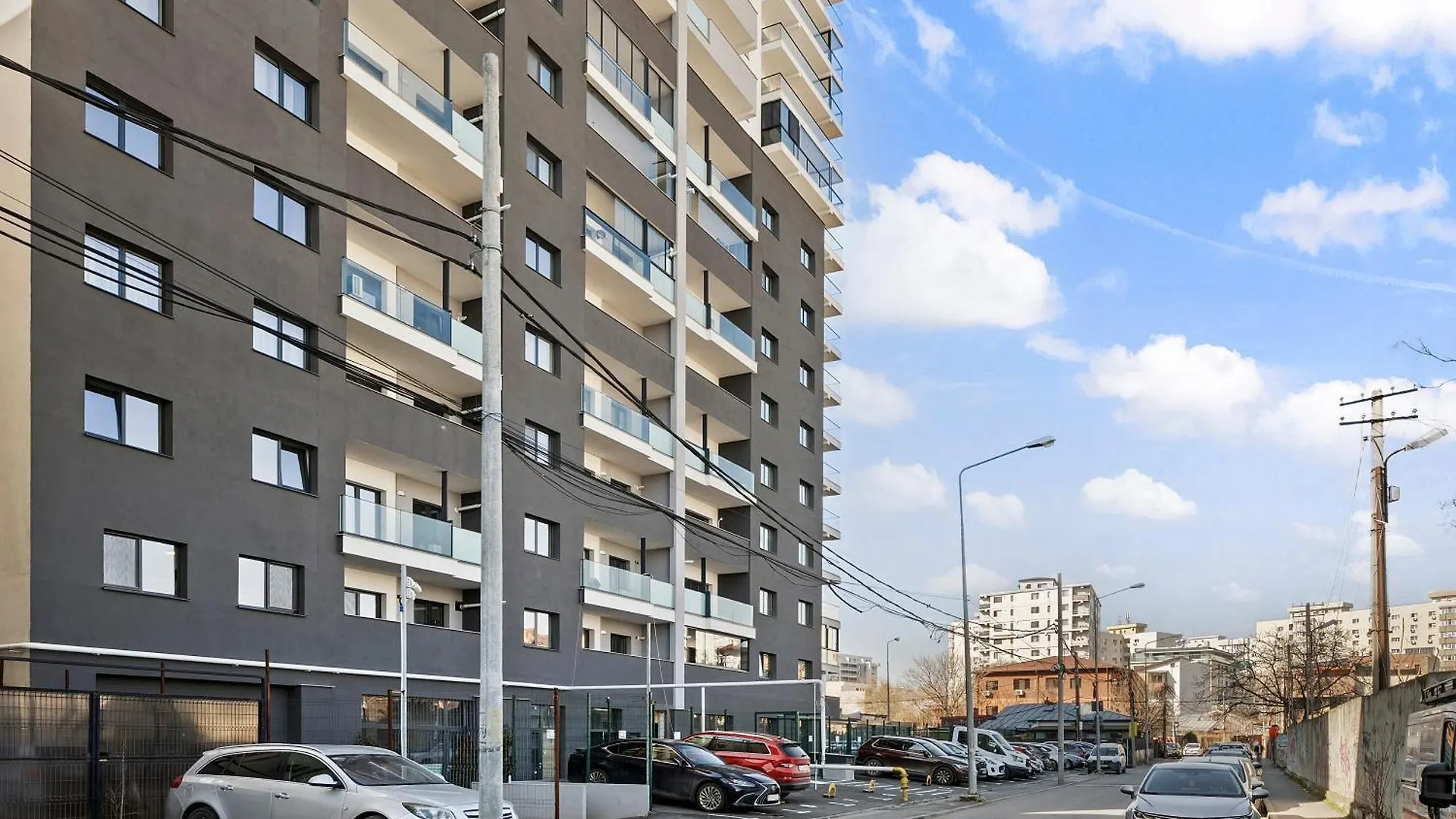Ultra-Modern & Spacious 2Br Apartment With Balcony Boekarest