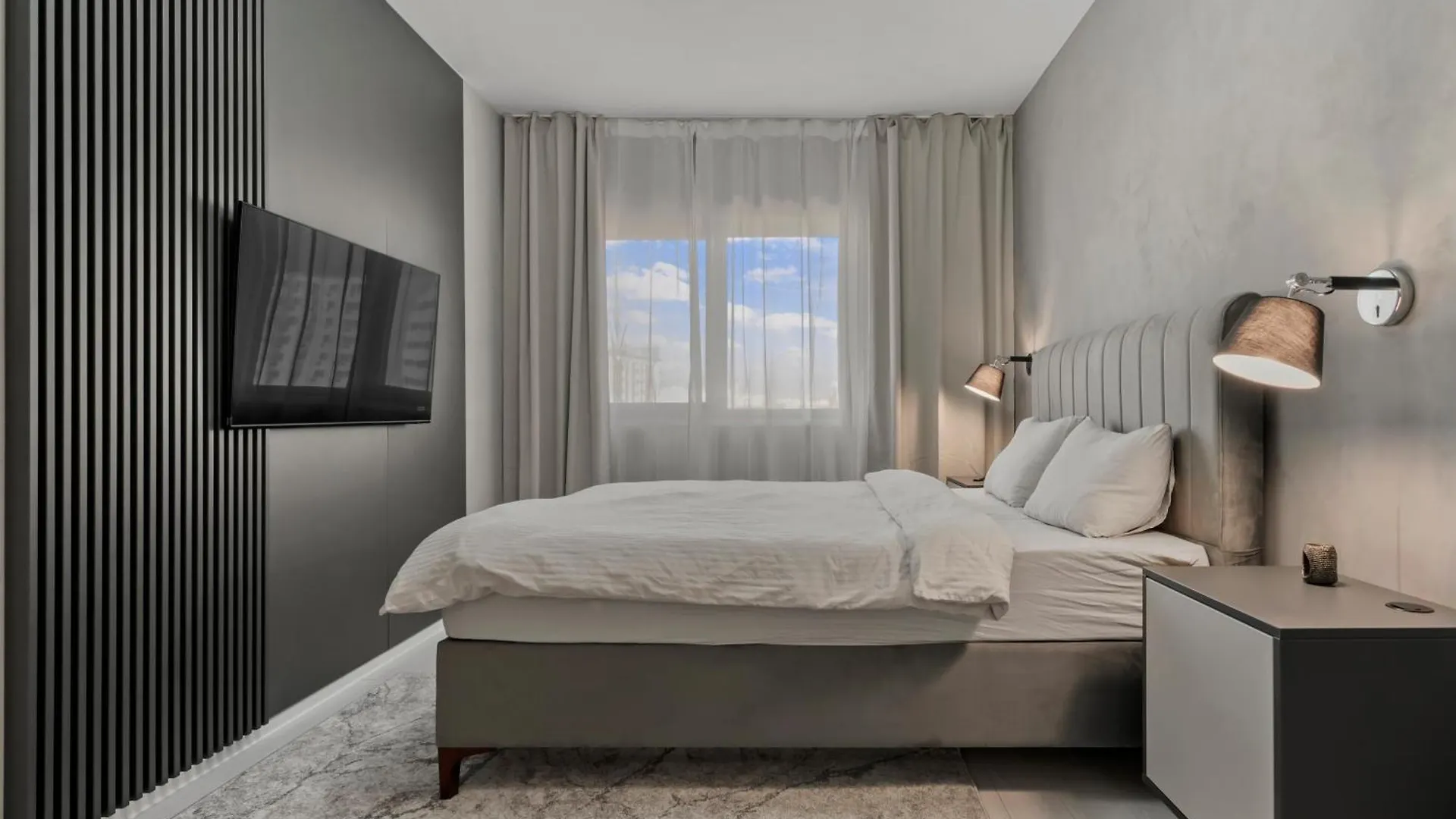 Ultra-Modern & Spacious 2Br Apartment With Balcony Boekarest Roemenië
