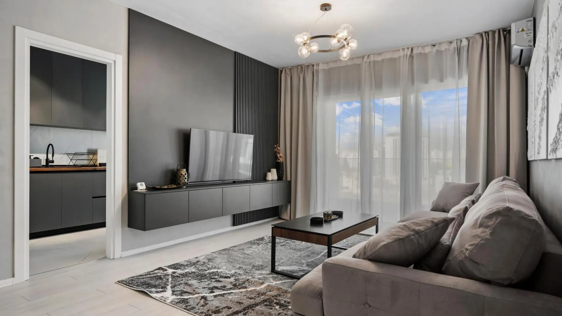 Ultra-Modern & Spacious 2Br Apartment With Balcony Bukarest