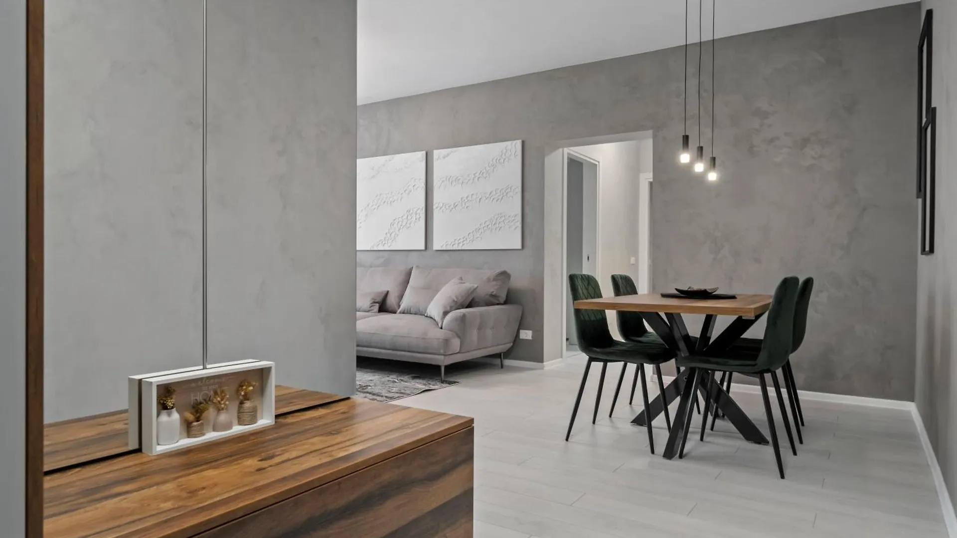 Ultra-Modern & Spacious 2Br Apartment With Balcony Bukarest Rumänien