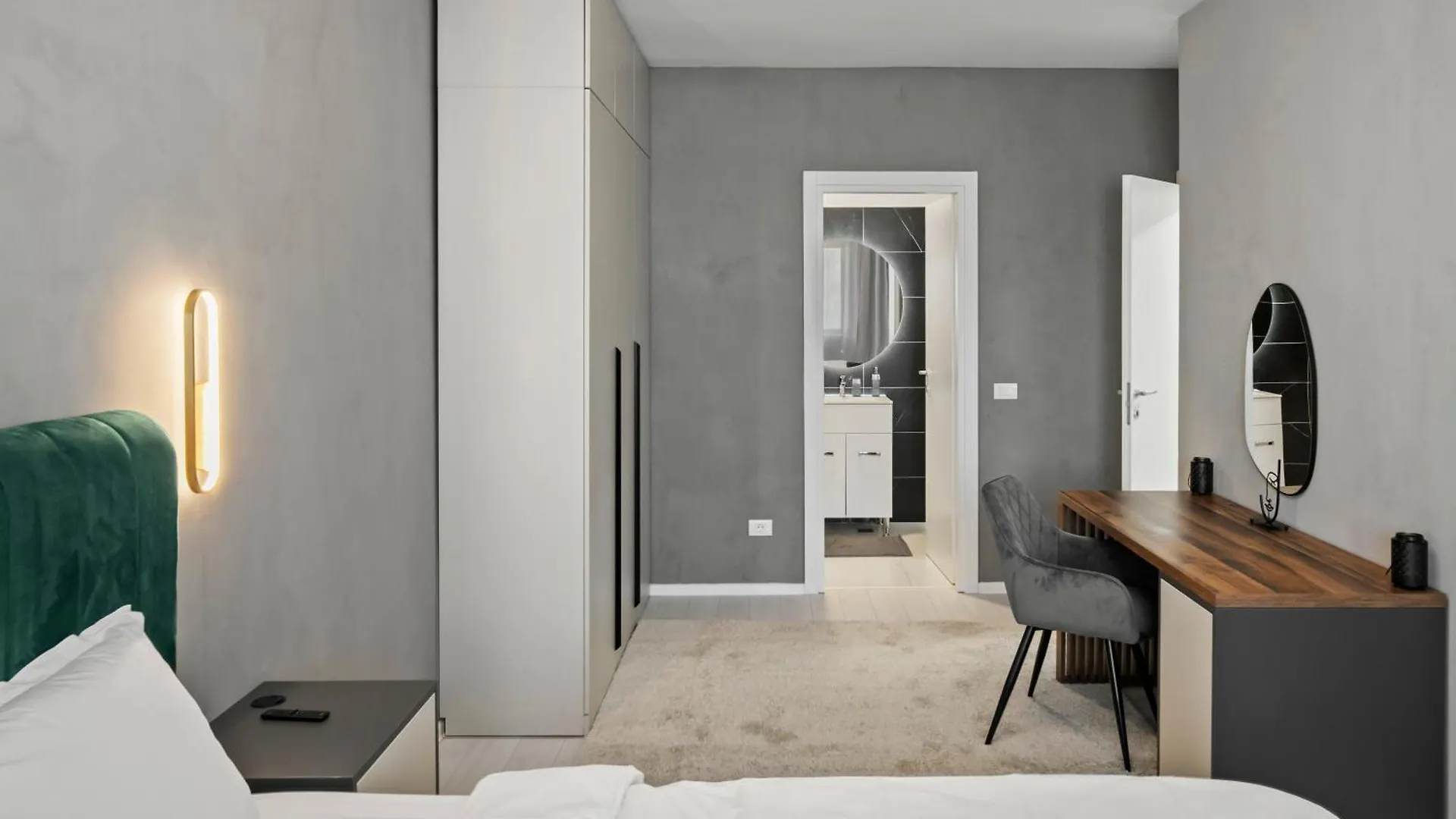 Ultra-Modern & Spacious 2Br Apartment With Balcony Bukarest 0*,  Rumänien