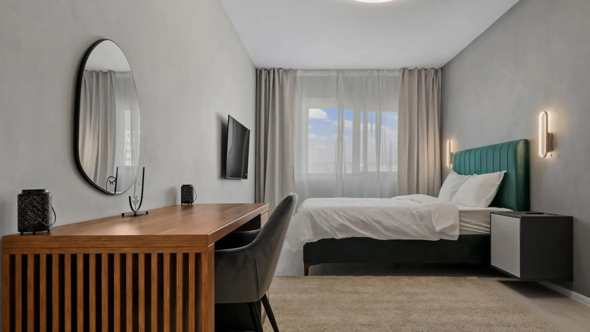 Ultra-Modern & Spacious 2Br Apartment With Balcony Bukarest