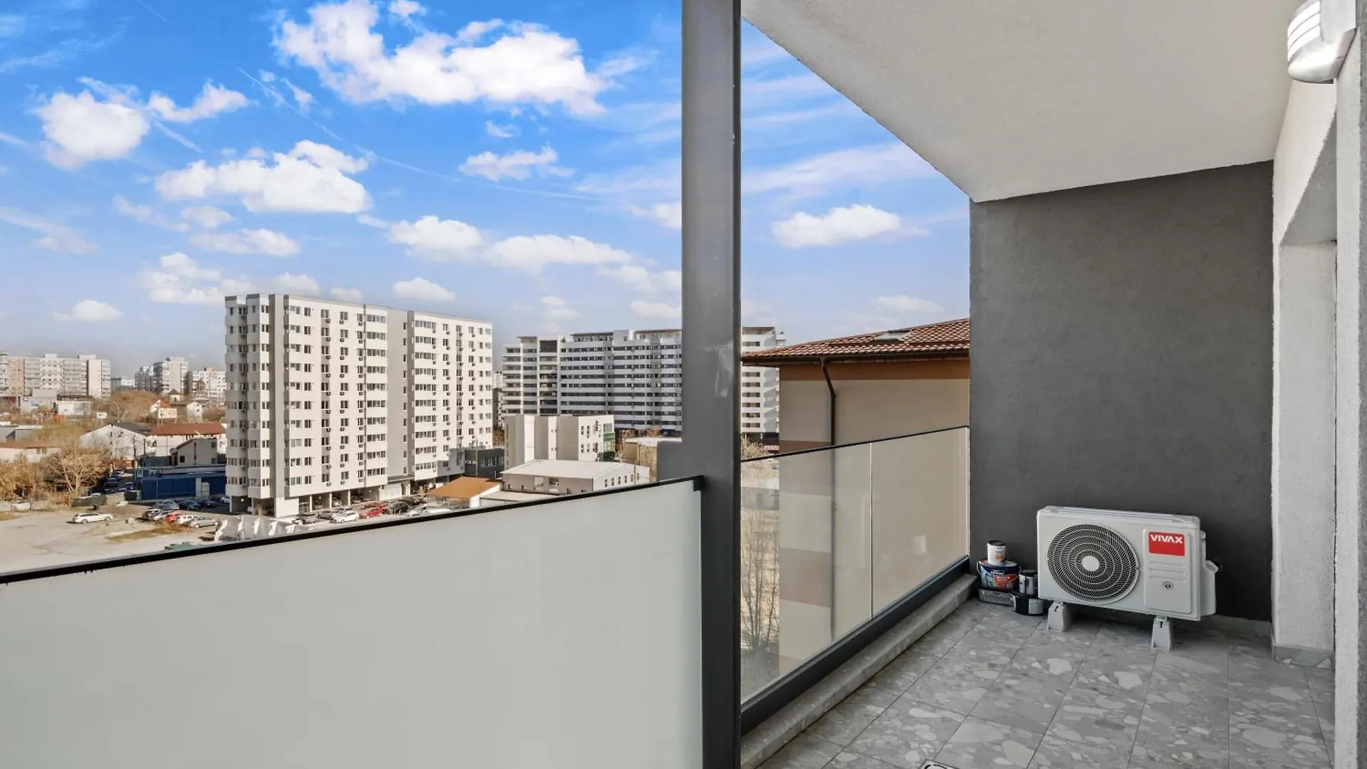 Ultra-Modern & Spacious 2Br Apartment With Balcony Bukarest 0*,  Rumänien