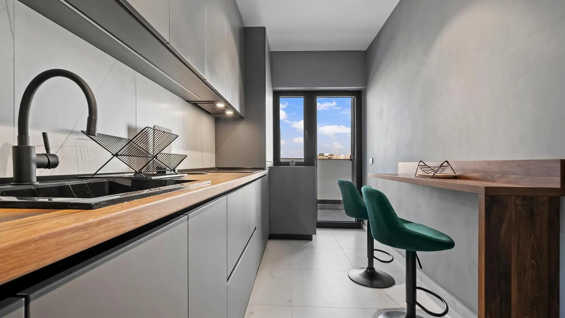 Ultra-Modern & Spacious 2Br Apartment With Balcony Bukarest 0*,