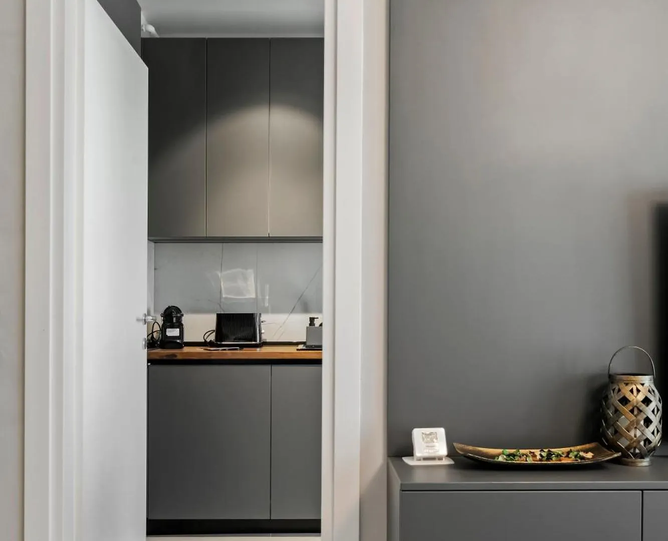 Ultra-Modern & Spacious 2Br Apartment With Balcony Bucharest