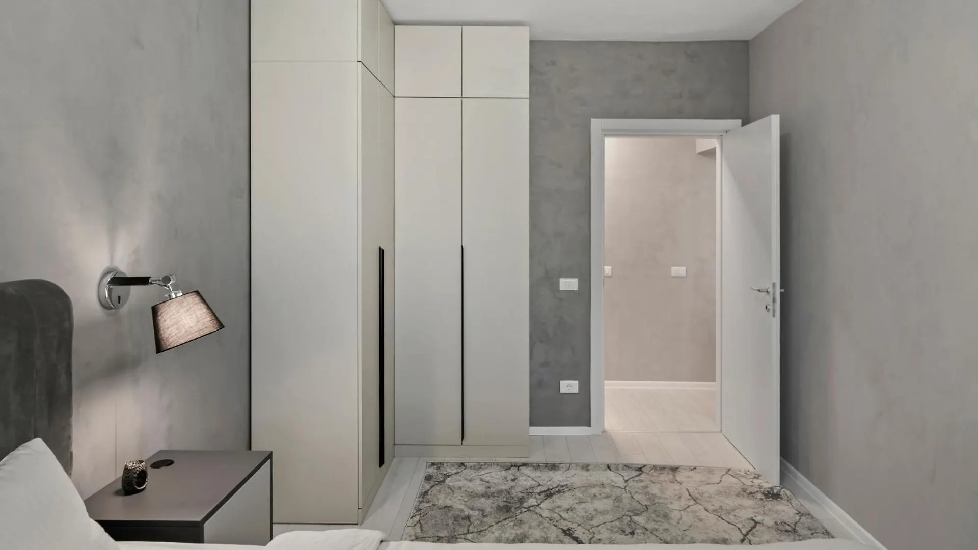 Ultra-Modern & Spacious 2Br Apartment With Balcony Bucharest Romania