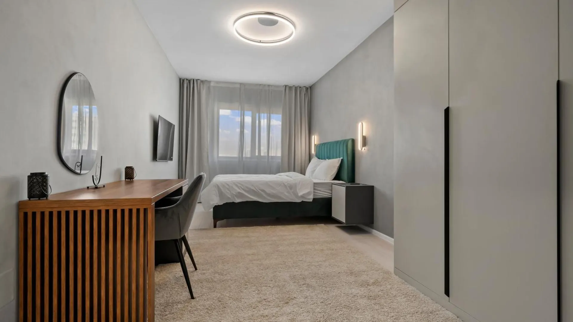 Ultra-Modern & Spacious 2Br Apartment With Balcony Bucharest Romania